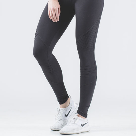 💪🏾PRICE FIRM💪🏾   Victoria Moto Leggings - Picture 4 of 6